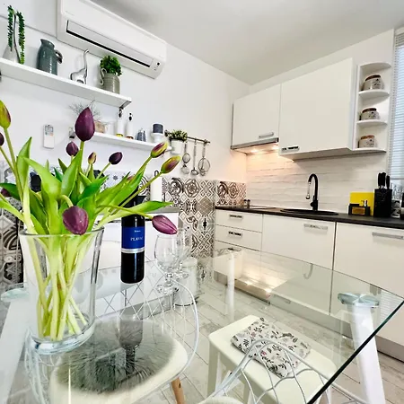 Charming Seaside * Примоштен